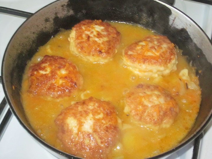 Домашние куриные котлетки с манкой.