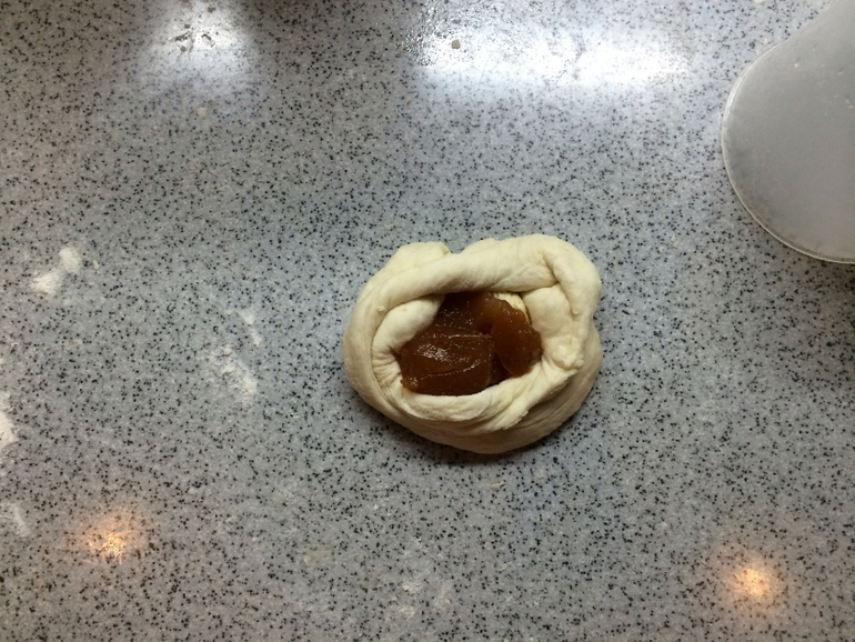 Ватрушки с яблочным джемом
